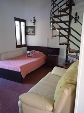 Tranquil guest house set in natural beauty!, Pera Pedi